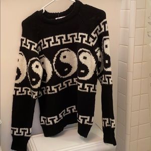 Yin yang Sweater